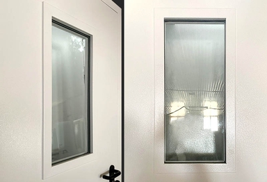 Двупольная противопожарная дымогазонепроницаемая дверь со стеклом «ромб» ДПМО 02/60 (EIS 60) — №09 (NEW)